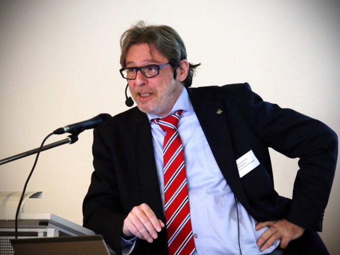 professor Maximiliaan Martens